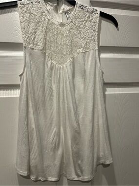 American Rag White Lace Yoke Sleeveless Camisole